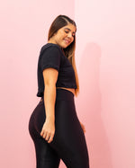 Cargar imagen en el visor de la galería, Crop Top Negro
